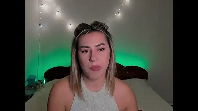 Snapshot of Roxi_Joy chatting on January 10, 2026, 6:09 pm Roxi Joy online show from January 10, 2026, 6:09 pm