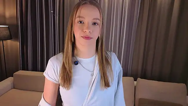 StevieKemner online show from December 19, 2025, 2:13 pm