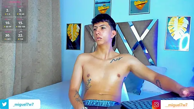 Snapshot of DaniiFoxx chatting on December 17, 2025, 12:22 pm DaniiFoxx online show from December 17, 2025, 12:22 pm