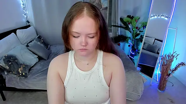 Snapshot of Yennefer__ chatting on January 12, 2026, 10:31 am Yennefer online show from January 12, 2026, 10:31 am