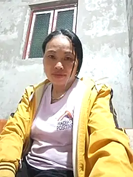 Snapshot of Maikha08 chatting on May 2, 2026, 1:05 pm Maikha08 online show from May 2, 2026, 1:05 pm