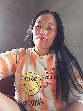 Snapshot of Maikha08 chatting on May 24, 2026, 7:35 am Maikha08 online show from May 24, 2026, 7:35 am