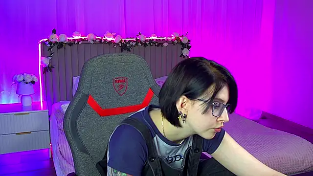 Snapshot of ElenaSomerhalder chatting on January 7, 2026, 9:56 am ElenaSomerhalder online show from January 7, 2026, 9:56 am