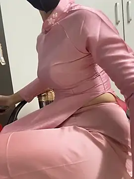 Snapshot of bi_biii chatting on April 16, 2026, 2:45 am bi biii online show from April 16, 2026, 2:45 am