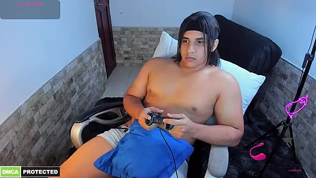 Snapshot of latinboyfit chatting on February 3, 2026, 2:53 am latinboyfit online show from February 3, 2026, 2:53 am