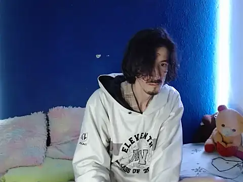 Snapshot of sk8-boy chatting on January 5, 2026, 10:57 pm sk8-boy online show from January 5, 2026, 10:57 pm