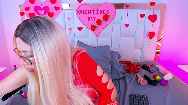 CamilleJuicy  online show from February 14, 2026, 1:19 pm