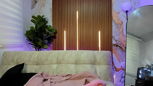 Snapshot of Nickie_reed_ chatting on December 22, 2025, 8:28 pm Nickie reed online show from December 22, 2025, 8:28 pm