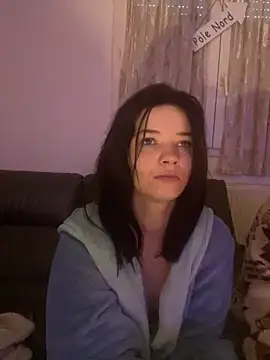 Mmebouhoups online show from December 22, 2025, 8:33 am