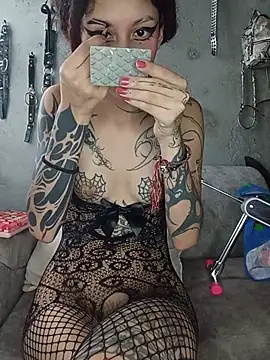 Kaoz 69  online show from June 5, 2026, 8:58 pm
