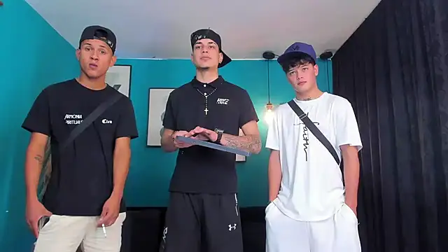 Snapshot of Oficial_KingOfHeavens chatting on January 8, 2026, 8:44 pm Oficial KingOfHeavens online show from January 8, 2026, 8:44 pm