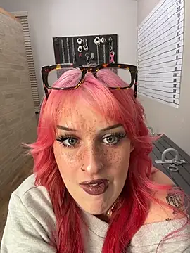 Snapshot of itscleomoon chatting on March 13, 2026, 1:29 pm itscleomoon online show from March 13, 2026, 1:29 pm