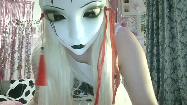 MysticYumiko online show from December 22, 2025, 3:09 pm