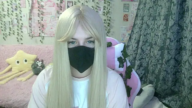 MysticYumiko online show from February 4, 2026, 5:52 pm