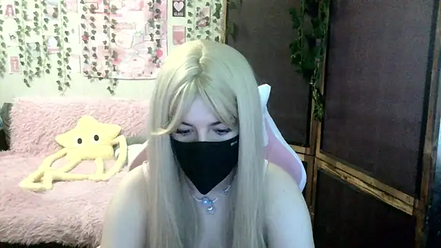 MysticYumiko online show from April 20, 2026, 7:22 am