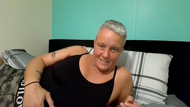 Bendoverbetty3 online show from January 7, 2026, 8:00 pm