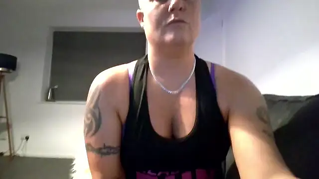 Bendoverbetty3 online show from January 9, 2026, 8:32 pm