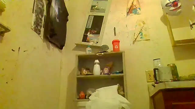 Snapshot of becky1111 chatting on April 19, 2026, 7:16 pm becky1111 online show from April 19, 2026, 7:16 pm