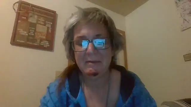 Snapshot of becky1111 chatting on May 25, 2026, 10:21 am becky1111 online show from May 25, 2026, 10:21 am