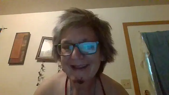 Snapshot of becky1111 chatting on May 28, 2026, 11:40 am becky1111 online show from May 28, 2026, 11:40 am