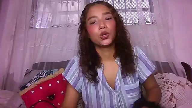 Snapshot of _natzury_ chatting on February 3, 2026, 3:50 pm natzury online show from February 3, 2026, 3:50 pm