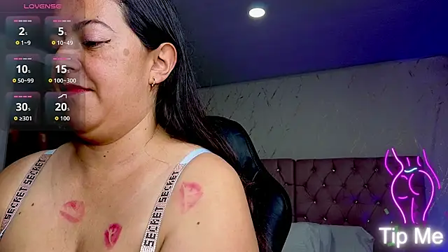 Snapshot of evelyn_harpeery chatting on February 14, 2026, 10:56 am evelyn harpeery online show from February 14, 2026, 10:56 am