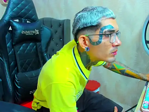 Boy tatto77 online show from February 7, 2026, 5:05 pm