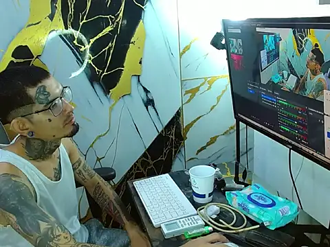 Snapshot of Boy_tatto77 chatting on April 25, 2026, 11:46 am Boy tatto77 online show from April 25, 2026, 11:46 am