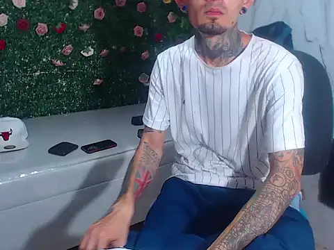 Snapshot of Boy_tatto77 chatting on May 12, 2026, 3:42 pm Boy tatto77 online show from May 12, 2026, 3:42 pm