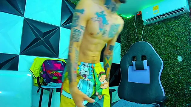 Snapshot of Boy_tatto77 chatting on May 21, 2026, 2:02 pm Boy tatto77 online show from May 21, 2026, 2:02 pm