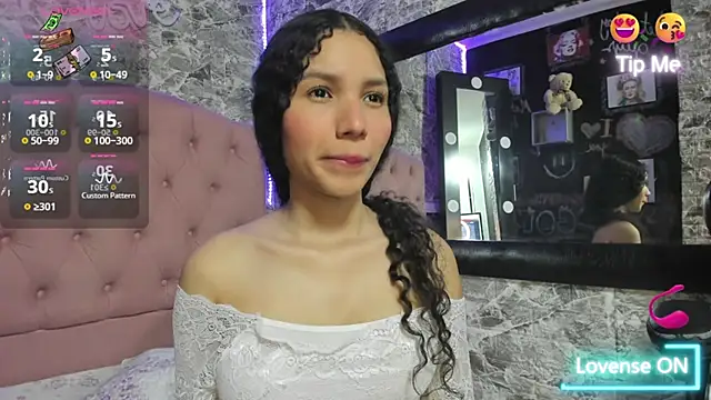 Snapshot of Doll_SaraSmith chatting on January 6, 2026, 6:33 pm Doll SaraSmith online show from January 6, 2026, 6:33 pm