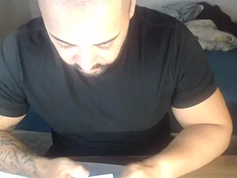 Snapshot of drlluis chatting on February 2, 2026, 12:37 pm drlluis online show from February 2, 2026, 12:37 pm