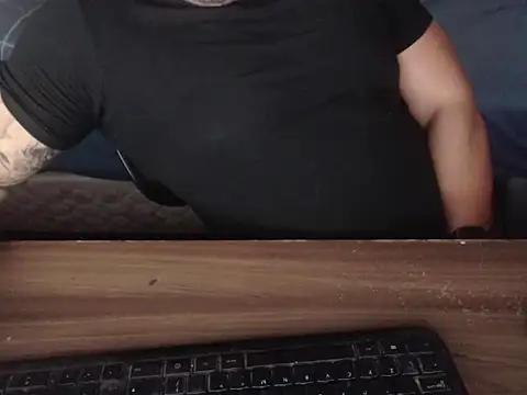 Snapshot of drlluis chatting on February 9, 2026, 5:06 pm drlluis online show from February 9, 2026, 5:06 pm