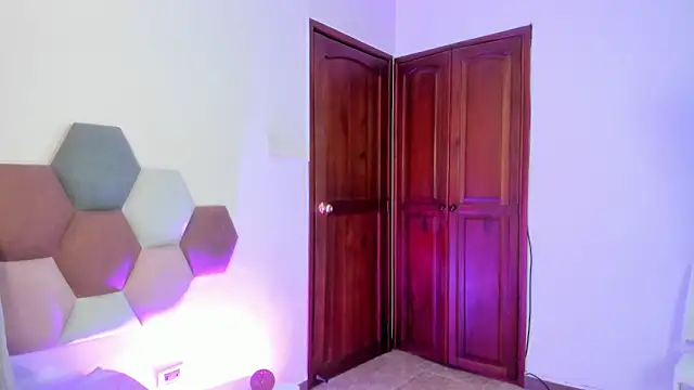 GahiaBelucci online show from February 12, 2026, 1:28 pm