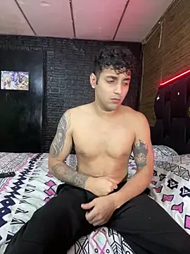 JustynAle2025 online show from March 26, 2026, 12:06 am