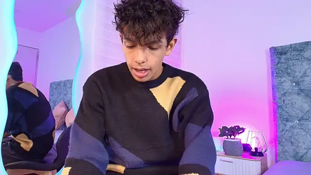 Snapshot of maxfrost_1 chatting on January 15, 2026, 7:17 pm maxfrost 1 online show from January 15, 2026, 7:17 pm