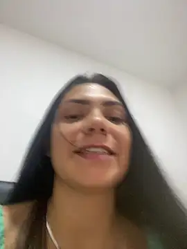 Snapshot of Nini_ chatting on December 20, 2025, 6:15 pm Nini online show from December 20, 2025, 6:15 pm