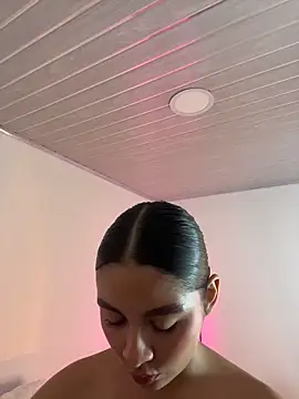 Nicollewest1 online show from March 17, 2026, 1:54 am