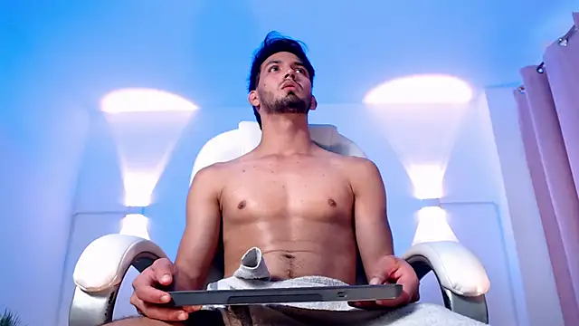 HarryFosster online show from April 16, 2026, 9:39 pm