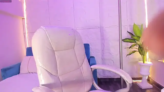 Mia Ness online show from January 8, 2026, 12:07 pm