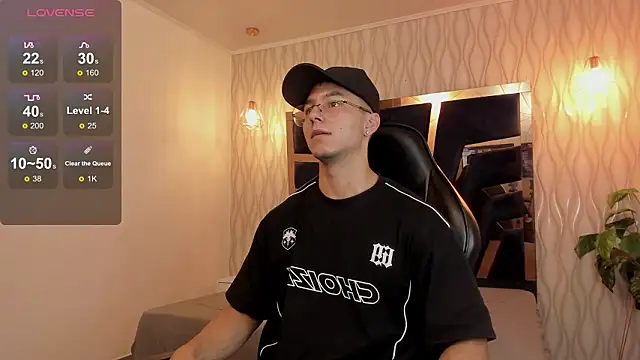 Snapshot of Noah_Clarkk chatting on February 25, 2026, 5:44 pm Noah Clarkk online show from February 25, 2026, 5:44 pm