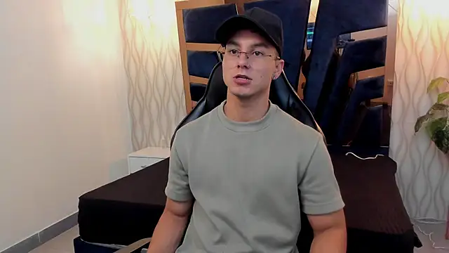 Noah Clarkk online show from April 2, 2026, 4:15 pm