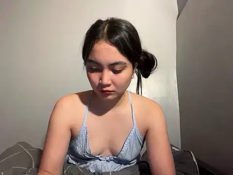 Nanalicious 69 online show from April 4, 2026, 9:12 pm