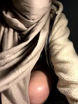 linh-li online show from January 6, 2026, 2:21 pm