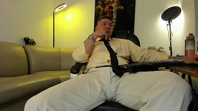 Snapshot of Dante_Bellini chatting on December 21, 2025, 11:50 am Dante Bellini online show from December 21, 2025, 11:50 am