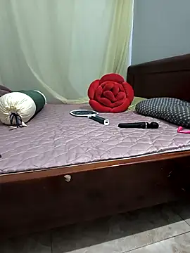 Sweet-Berryy online show from May 12, 2026, 2:41 am