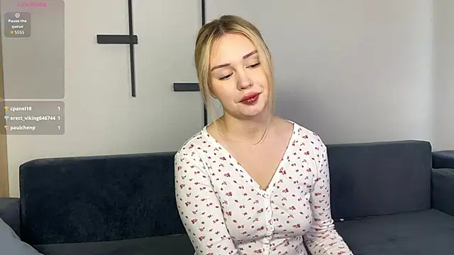 Snapshot of StellaSweetTrouble chatting on February 22, 2026, 9:08 am StellaSweetTrouble online show from February 22, 2026, 9:08 am