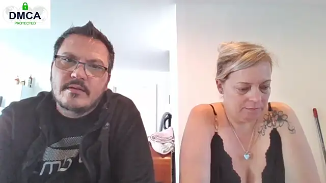 Miss-Chupagirly online show from April 16, 2026, 7:42 am