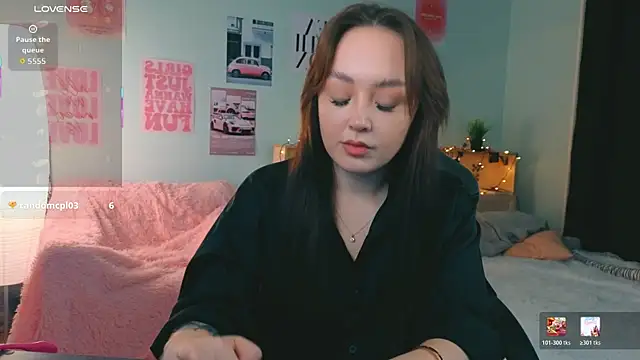 Snapshot of fallin_lovee chatting on January 6, 2026, 7:39 pm fallin lovee online show from January 6, 2026, 7:39 pm