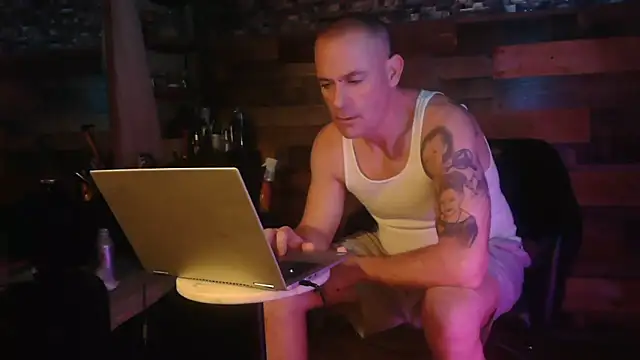 Snapshot of MISTERANDDEMI chatting on December 20, 2025, 12:45 pm MISTERANDDEMI online show from December 20, 2025, 12:45 pm